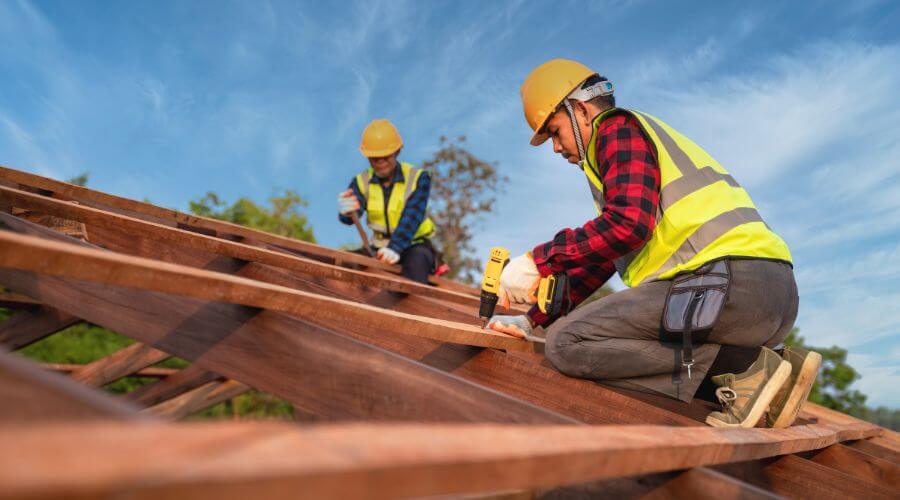 Professional gutter cleaning in Covina, CA